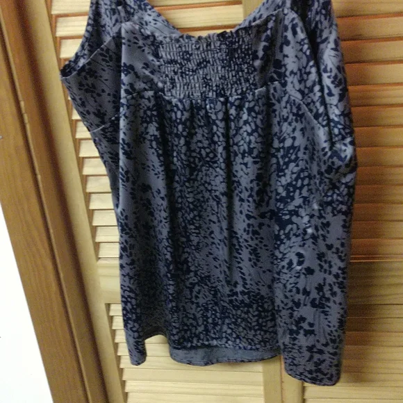 Daisy Fuentes Brand Women's V-Neck Purple & Black Silky Tank-Size Med.-NWOT - Picture 5 of 9